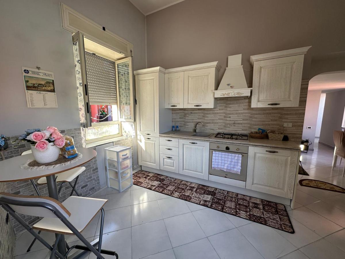 Scugnizzella Holiday House Appartement Napels Buitenkant foto