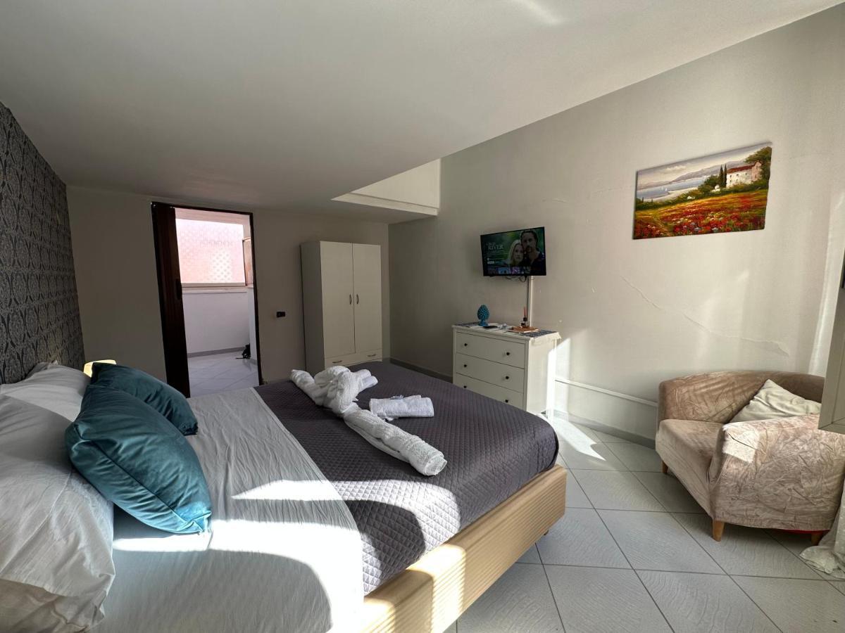 Scugnizzella Holiday House Appartement Napels Buitenkant foto