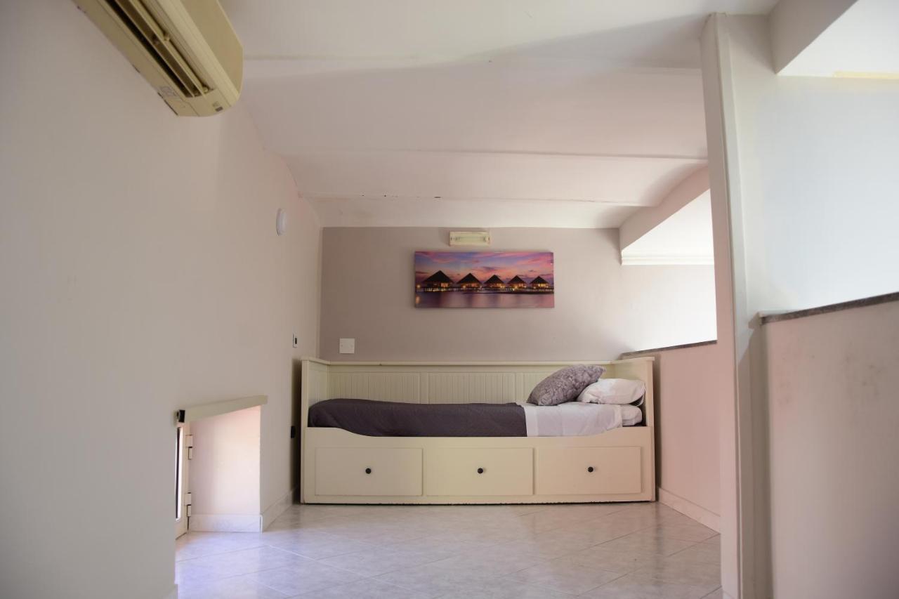 Scugnizzella Holiday House Appartement Napels Buitenkant foto