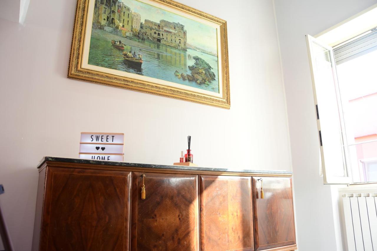 Scugnizzella Holiday House Appartement Napels Buitenkant foto
