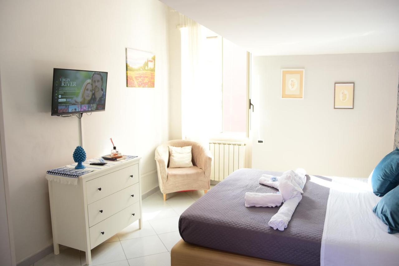 Scugnizzella Holiday House Appartement Napels Buitenkant foto