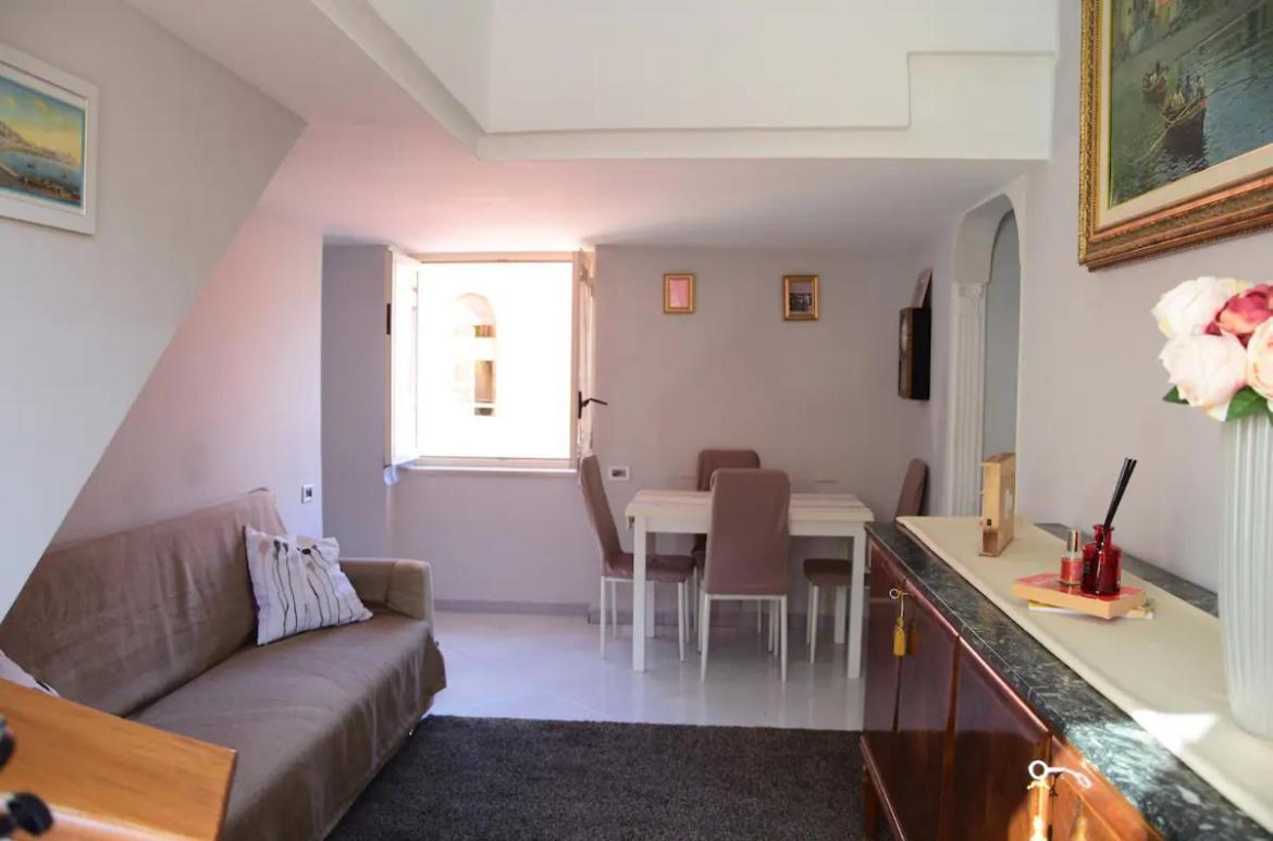 Scugnizzella Holiday House Appartement Napels Buitenkant foto